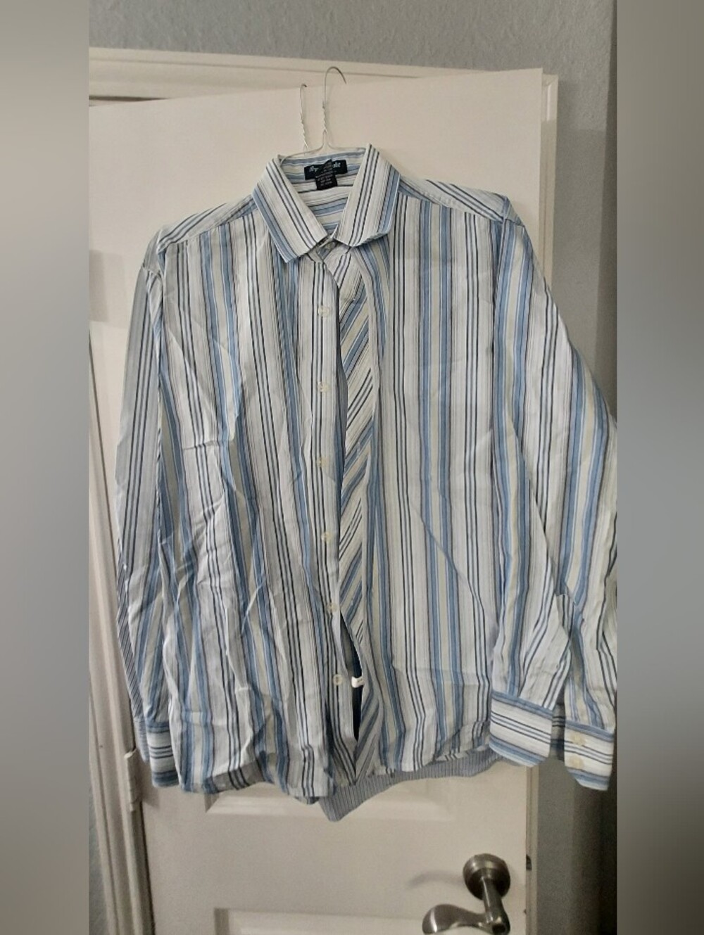 Byer California Blue & White Striped Dress Shirt